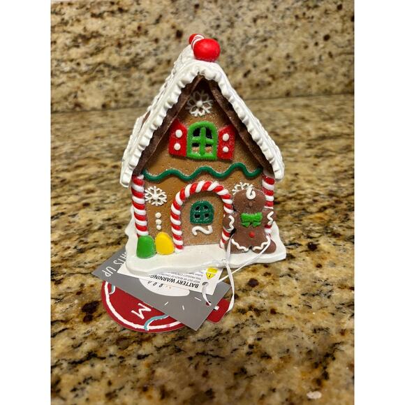 5" Gingerbread House Christmas Decor Sugarplum Dreams Light Up - Picture 1 of 6